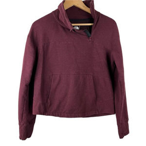 The North Face Motivation Mock Neck Fleece Pullover in Burgundy Size Medium